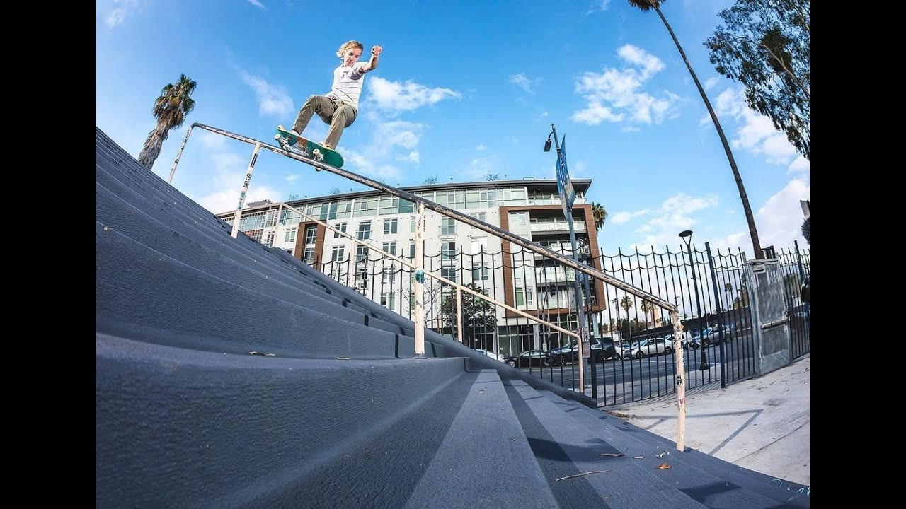 2nd try 50-50 Hollywood 16 and the first woman to step up to this infamous handrail. Roos Zwetsloot is part of the next generation of women pushing skateboarding to the next level. We can’t wait to see what she does next.<br /><br /><br />#GRIZZLYGANG #GrizzlyGriptape #Skateboarding