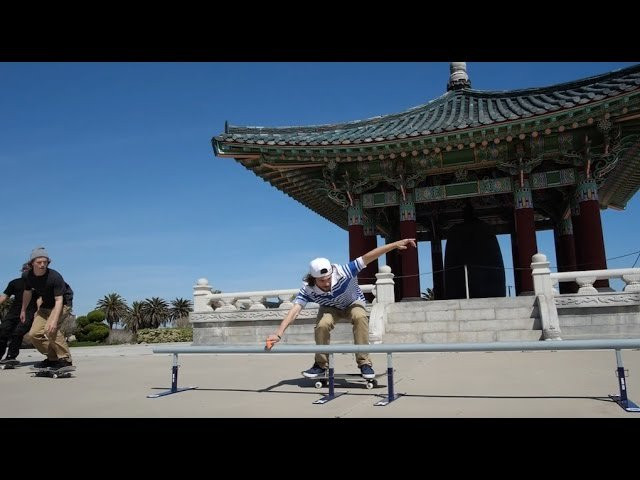 Grizzly has teamed up with our good friends over at Keen Ramps to give YOU a chance to win a flatbar 3 chances for the month of May. Head over to our Grizzly Giveaway page on Grizzlygriptape.com and sign up for your chance to win a flatbar. With Torey Pudwill just wrapping up his amazing Flatbar Frenzy part we wanted to say thank you for all the support and give you a opportunity to skate and make your own flatbar frenzy part. Full details on our Giveaway page. Good Luck <br /><br />#GrizzlyGang <br /><br />Direct Link to Giveaway: https://grizzlygriptape.com/pages/giveaways<br /><br />Video: Dan Abadi <br /><br />FOLLOW GRIZZLY GRIPTAPE <br />SNAPCHAT - @GrizzlyGriptape<br />INSTA - @GrizzlyGriptape<br />TWITTER - @GrizzlyGriptape<br />FACEBOOK - Facebook.com/grizzlygriptape