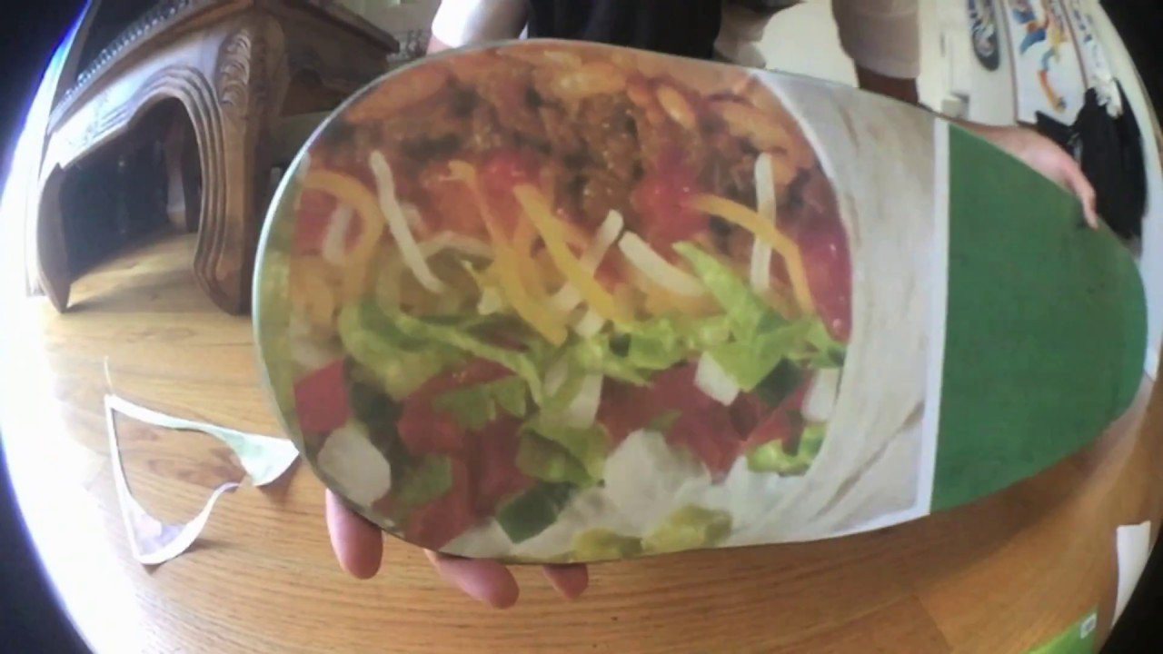 If you haven't realize this yet Joey Brezinski Loves Burritos, now you can learn how to make one just like him. Watch him and his dog Pizza grip his new board and test it out.<br /><br />Filmed / Edited By: Joey Brezinksi @JoeyBrezinski<br /><br />FOLLOW GRIZZLY GRIPTAPE <br />SNAPCHAT - @GrizzlyGriptape<br />INSTA - @GrizzlyGriptape<br />TWITTER - @GrizzlyGriptape<br />FACEBOOK - Facebook.com/grizzlygriptape