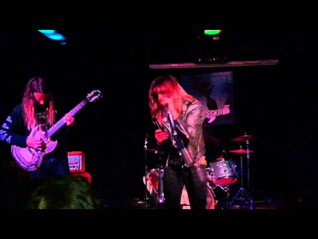 PETYR - Live at The Merrow 2/19/16<br />Jerry Gurney - vocals<br />Riley Hawk - guitar<br />Joose - drums<br />Slurk - bass<br />filmed: Chris Gregson<br />http://bloodwizard.com/