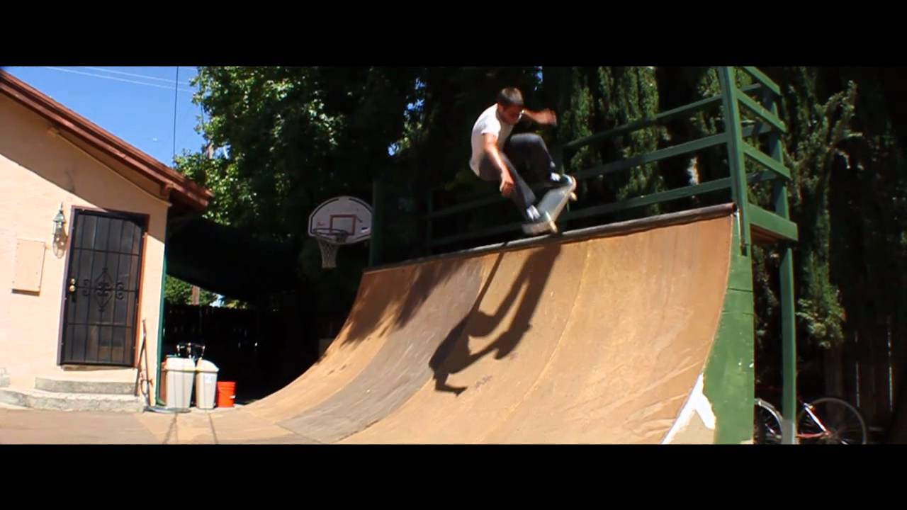 Jerry gurney in a very random edit<br />filmed by Krill<br />http://bloodwizard.com/