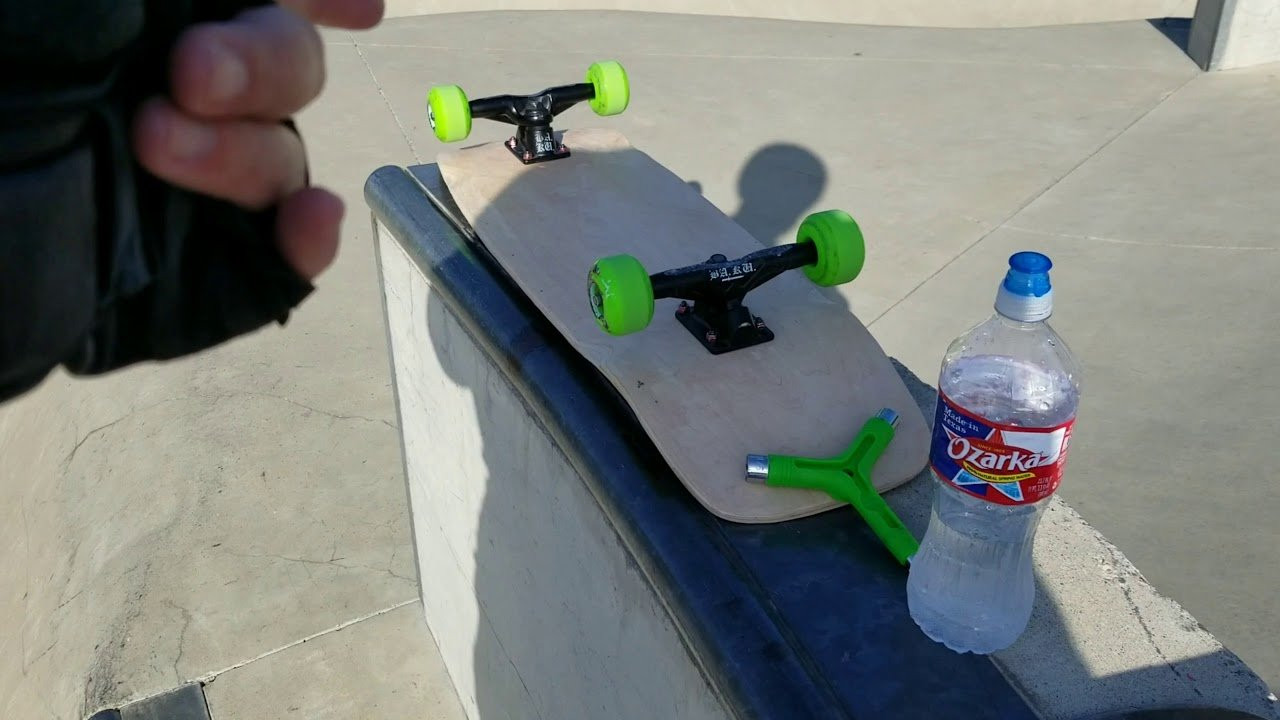 Gear talk only, Ace trucks vs Gullwing, Bones wheels vs Powerflex.. Average Joe's opinion.<br />I would love to hear your thoughts or questions on the topic. Thanks for Watching