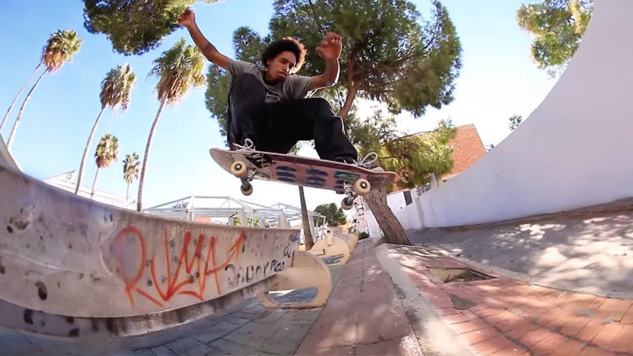 Filmed and edited by Leonardo Beazotto.<br /><br />The guest line is from his dad Tallys Marcos.