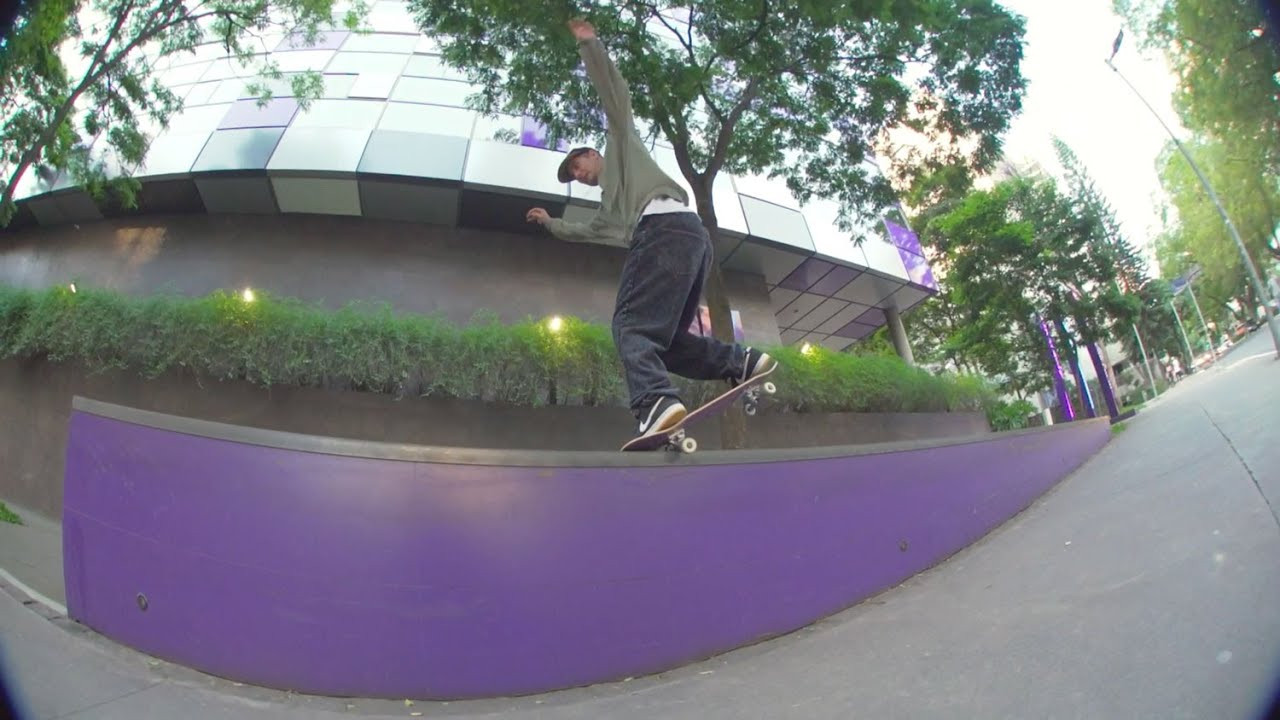 A new Rodrigo Petersen part celebrating his 'Inspo Series' board for Familia Skateshop, with guest tricks from Steve Nesser, Rob Gonzalez, Danny Montoya and Brian Brown.<br /><br />Edited by Rodrigo De Andrade.<br /><br />https://familiaskate.com/