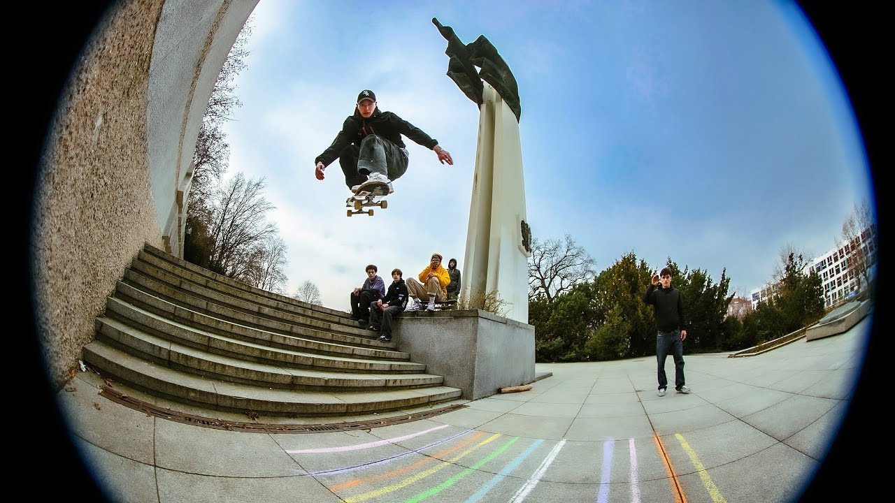 #skateboarding #skatechallenge #skatelife <br />👉 Sub To The Channel For More Videos: https://youtube.com/doseskateboarding<br /><br />For this DOSE challenge, we linked up with the crew at Berlin’s Polendenkmal Spot to throw down in a stair-set long jump battle. The squad: Gino, Jonathan, Deo, Isidor, Petros, and Wesley—all ready to send it.<br /><br />We broke it down into three levels:<br />Level 1 – 5 stairs, just a warm-up.<br />Level 2 – 6 stairs, things got serious.<br />Level 3 – 8 stairs, where the real long jump challenge kicked off.<br /><br />Once everyone cleared the first gap, we pushed it further, adding more and more length—until we reached the limit. Who sent it the furthest? Watch and find out!<br /><br />Skaters:<br />Gino: https://www.instagram.com/lambor.gino<br />Isidor: https://www.instagram.com/easy__door36<br />Jonathan: https://www.instagram.com/jonny10k/<br />Deo: https://www.instagram.com/deolegotoy<br />Petros: https://www.instagram.com/vlpetros<br />Wesley: https://www.instagram.com/vx.wes1ey<br /><br />✅ Sub To The Channel For More Videos: https://youtube.com/doseskateboarding<br /><br />👉 Visit: http://doseskateboarding.com<br />👉 Follow: http://instagram.com/doseskateboarding/<br />👉 Twitter: https://twitter.com/doseskate<br />👉 TIKTOK https://www.tiktok.com/@doseskateboarding<br /><br />Video filmed by <br />Brit https://instagram.com/britthekid <br />Isidor: https://www.instagram.com/easy__door36<br />Gino: https://www.instagram.com/lambor.gino<br />Wesley: https://www.instagram.com/vx.wes1ey<br />Deo: https://www.instagram.com/deolegotoy<br />Edited by Brit https://instagram.com/britthekid <br /><br />Subscribe to DOSE for more skate life videos.<br />For news about skateboarding every day, check out https://doseskateboarding.com/
