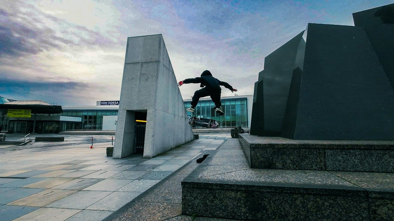 #skateboarding #challenge Tre Flip Challenge at Berlin's Kulturforum.<br />👉 Sub To The DOSE Channel: https://youtube.com/doseskateboarding<br /><br />For this tre flip challenge, we met at Berlin's legendary Kulturforum skate spot. Since it's winter, the ground was covered with stones, so we had to broom a clean space for our tricks. Even then, plenty of little rocks remained, causing constant wheelbite—but we sent it anyway!<br /><br />The Challenge: 3 Levels<br />🛹 Level 1: Flatground – warm-up session!<br />🛹 Level 2: 3-stair – stepping it up!<br />🛹 Level 3: 2-block to 3-block (about 2-3 meters high) – the real test!<br /><br />Our squad for this challenge: Gino, Willi, Jonathan, Konrad, Petros, and Wesley. Everyone took their attempts before moving on to the next level.<br /><br />Mid-session, we had to take a rain break and hit up a nearby spot with two-stage stairs. Once the weather cleared, we headed back to Kulturforum to finish what we started.<br /><br />Who landed the cleanest tre flip? Drop a comment with your pick!<br /><br />Thanks for watching!<br /><br />Skaters:<br />Gino: https://www.instagram.com/lambor.gino<br />Petros: https://www.instagram.com/vlpetros<br />Konrad: https://www.instagram.com/corny_sb<br />Wesley: https://www.instagram.com/vx.wes1ey<br />Jonathan: https://www.instagram.com/johnny10k/<br /><br />Watch other videos of the Berlin crew:<br /><br />We Tested All-Terrain Wheels in the Woods – Chaos Ensued<br />https://youtu.be/r-ZKCvUqHJ4<br /><br />SKATE BINGO CHALLENGE - From Berghain to Gleisdreick<br />https://youtu.be/o5W12gL5DuE?si=47KDON2hkgJ-AROs<br /><br />New Year, New Tricks Challenge<br />https://youtu.be/vi103NfXBPE?si=tRgdyo65JdnVpe-m<br /><br />The Ultimate Skater’s Survival Guide to Winter:<br />https://youtu.be/Pmv0bKySsT8?si=prUHctGrhv_d4Bqd<br /><br />The Wheel Deal Challenge: Skate, Spin, and Win!<br />https://youtu.be/0Ojhcqj77jE?si=Sc7oXTLj0GZLFqYR<br /><br />New DOSE Challenge: Jump All The Trash Cans<br />https://youtu.be/K0roHLEmM3c?si=gjU6MsZ1hCUBTqpw<br /><br />Who Will Ace the Furthest Ollie Challenge? $1000 Prize!<br />https://youtu.be/fatT9QmcwHA?si=jZqfKUjIUs9NJOPP<br /><br />World's Highest Ollie Competition 🚀 $1000 Prize!<br />https://youtu.be/4zKxFmMDOj8?si=5KtuTwYRIqgFHBQ6<br /><br />✅ Sub To The Channel For More Videos: https://youtube.com/doseskateboarding<br /><br />👉 Visit: http://doseskateboarding.com<br />👉 Follow: http://instagram.com/doseskateboarding/<br />👉 Twitter: https://twitter.com/doseskate<br />👉 TIKTOK https://www.tiktok.com/@doseskateboarding<br /><br />Video filmed & edited by BTK https://instagram.com/britthekid <br />Additional filming: Konrad: https://www.instagram.com/corny_sb<br /><br />Subscribe to DOSE for more skate life videos.<br />For news about skateboarding every day, check out https://doseskateboarding.com/
