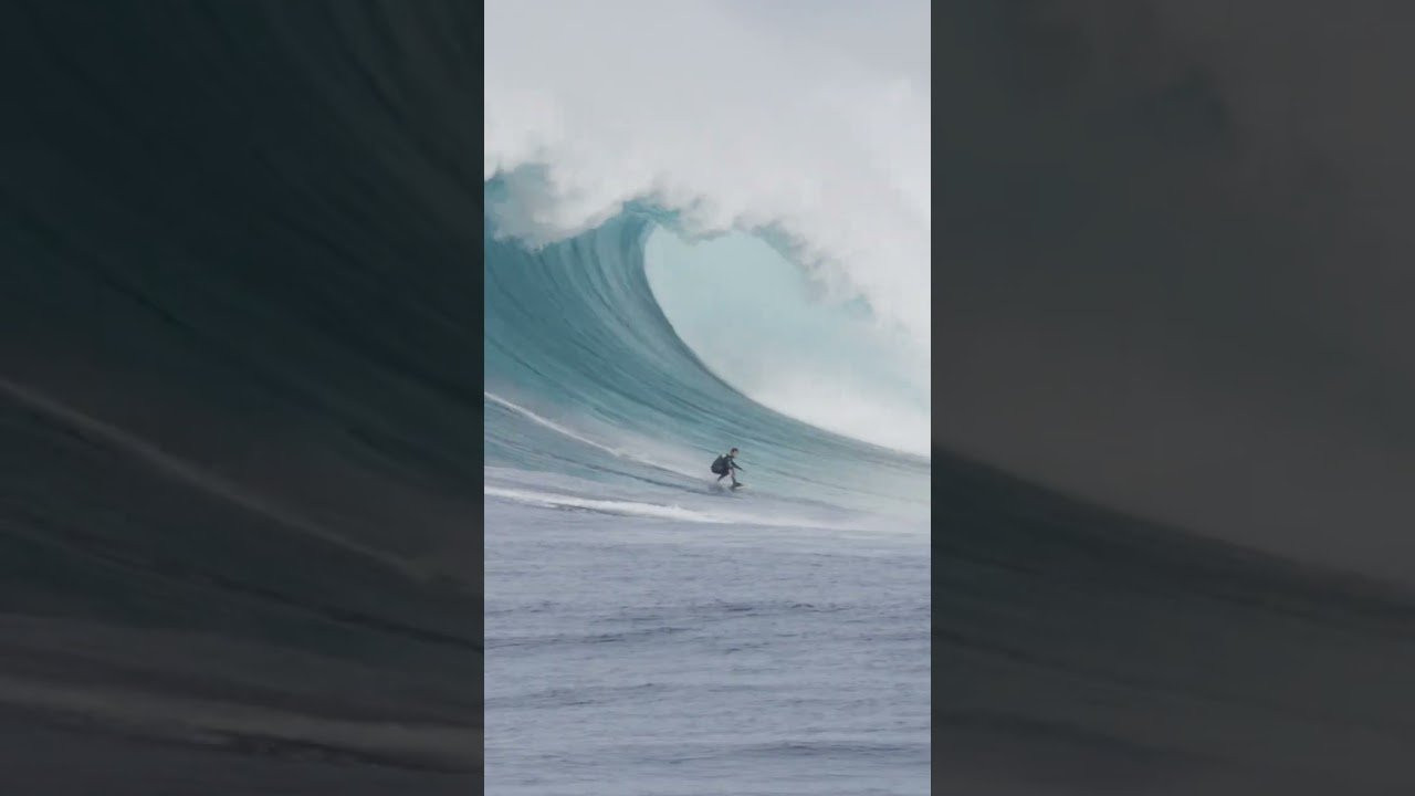 Lucas "Chumbo" Chianca slices into a beautiful wave at the Cortes Bank, 105 miles off the California coast while filming for the HBO docuseries 100 Foot Wave. Limited Edition commemorative hoodies and tees available now at https://bigwavemerch.myshopify.com/