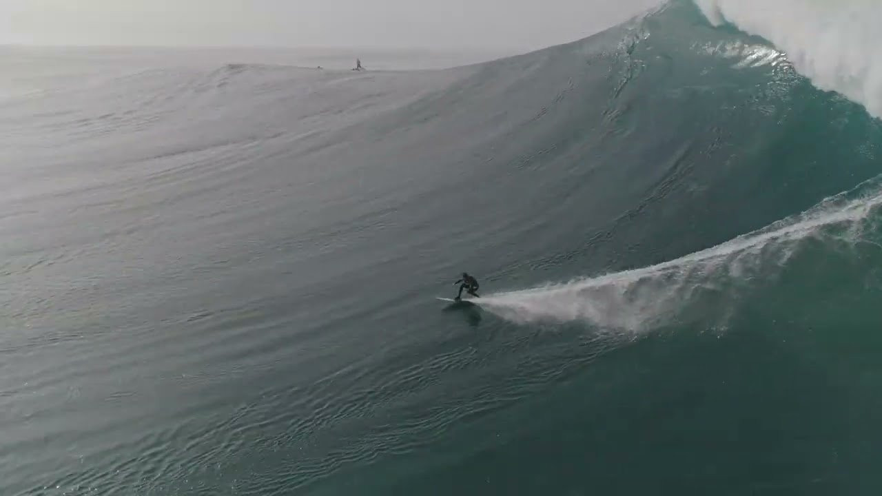 Big wave top gun Lucas "Chumbo" Chianca flies across the face of a Cortes Bank bomb and drone pilot Jamy Donaldson it right through the spray. Just one unclassified moment from a secret mission 105 miles out at sea for the HBO docuseries 100 Foot Wave. Commemorative hoodies and tees available for a limited time in the online shop at https://bigwavemerch.myshopify.com/<br /><br /><br /><br />#100footwave #merch #cortesbank #bigwavesurfing #bigwave #xxl #surfing #bigwavesurfing #nazare #jaws #waimeabay #mavericks #hoodies #teeshirts