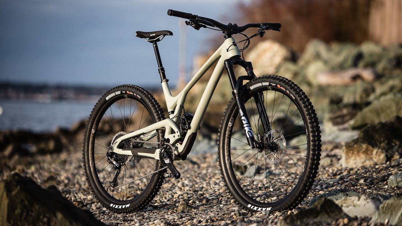 The bike that finally convinced the world that 29ers are rad, just got radder. The new Evil Following has the same travel, a smidge more aggressive geo, and ton of cool stuff under the hood. Dig in as Ryan Palmer goes full vlog style in Bellingham, Washington.