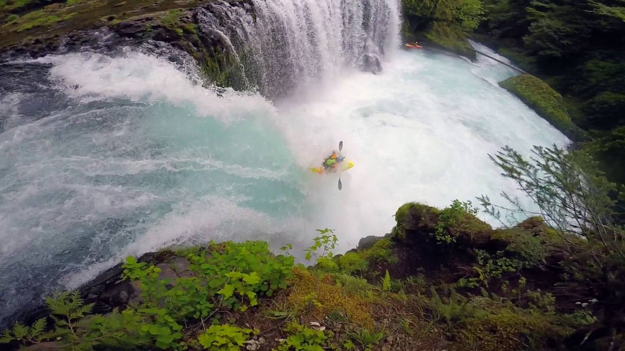 Read the 9R L reveiw: http://www.canoekayak.com/?p=140100