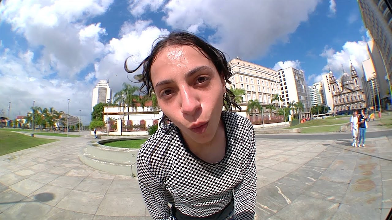 Os novos membros do time da Cons fizeram uma breve viagem ao Rio de Janeiro para testar as recém chegadas cores do AS-1 PRO de Alexis Sablone. Estrelando Arthur Ribeiro, Jonny Gasparotto e Vitória Bortolo. Música original composta por Vitória Bortolo e Marcos Myara. Filmado e editado por Guilherme Guimarães.