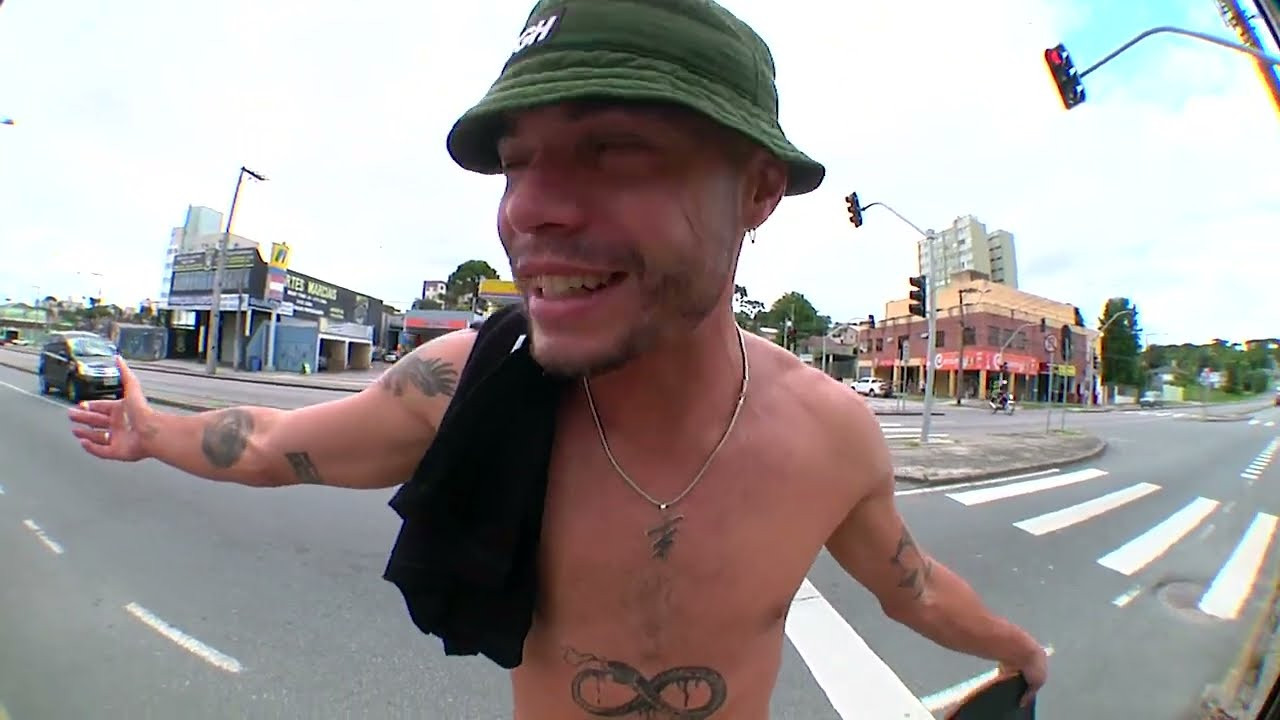 Vitória Bortolo, Davi Theobaldo, Biano Bianchin e Victor Süssekind trazem a segunda parte do Bônus de "Veredas". Assista o vídeo completo agora na Thrasher Magazine: https://youtu.be/pkhJ5UXDH8g