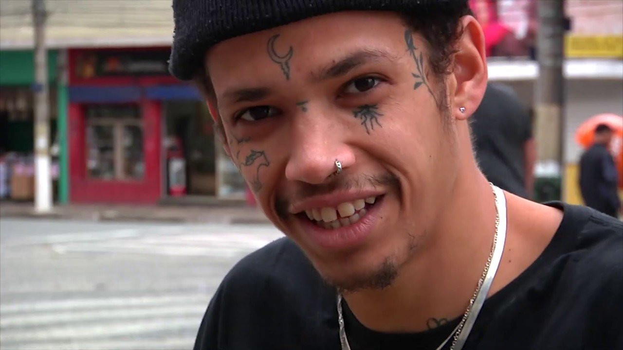 Criatividade acima da média de Felipe Oliveira com o icônico Converse Skidgrip CVO, agora na versão SKT. Saiba mais em http://converse.com.br/cvoskt<br /><br />Filmado e editado por Guilherme Guimarães<br />Trilha sonora por Ruy Rascassi<br /><br />#Converse #ConverseCons