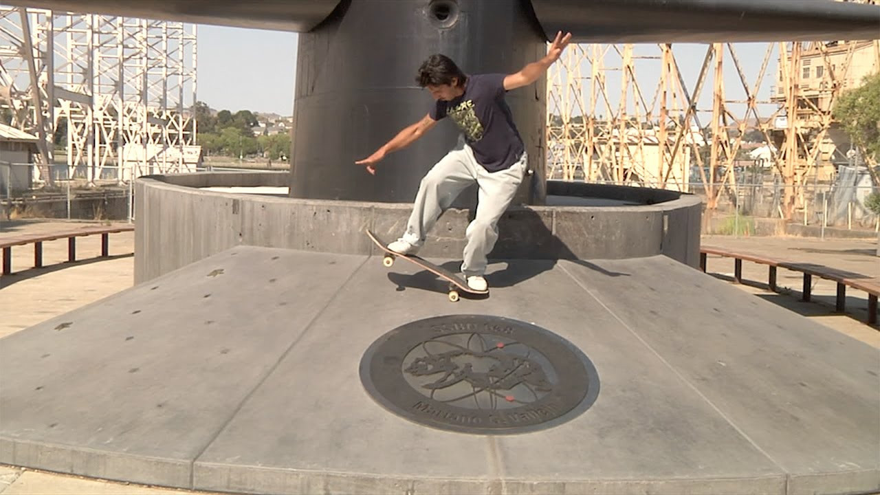 Leo is the mind behind the editing of There's first full-length video "Ruining Skateboarding" and came thru with a solid manual-filled part of his own.<br /><br />Video by: Rey Chota & Leo Bañuelos<br /><br />More info: https://www.jenkemmag.com/home/2022/04/08/premiere-leo-banuelos-ruining-skateboarding/<br />Buy Jenkem gear: https://shop.jenkemmag.com/