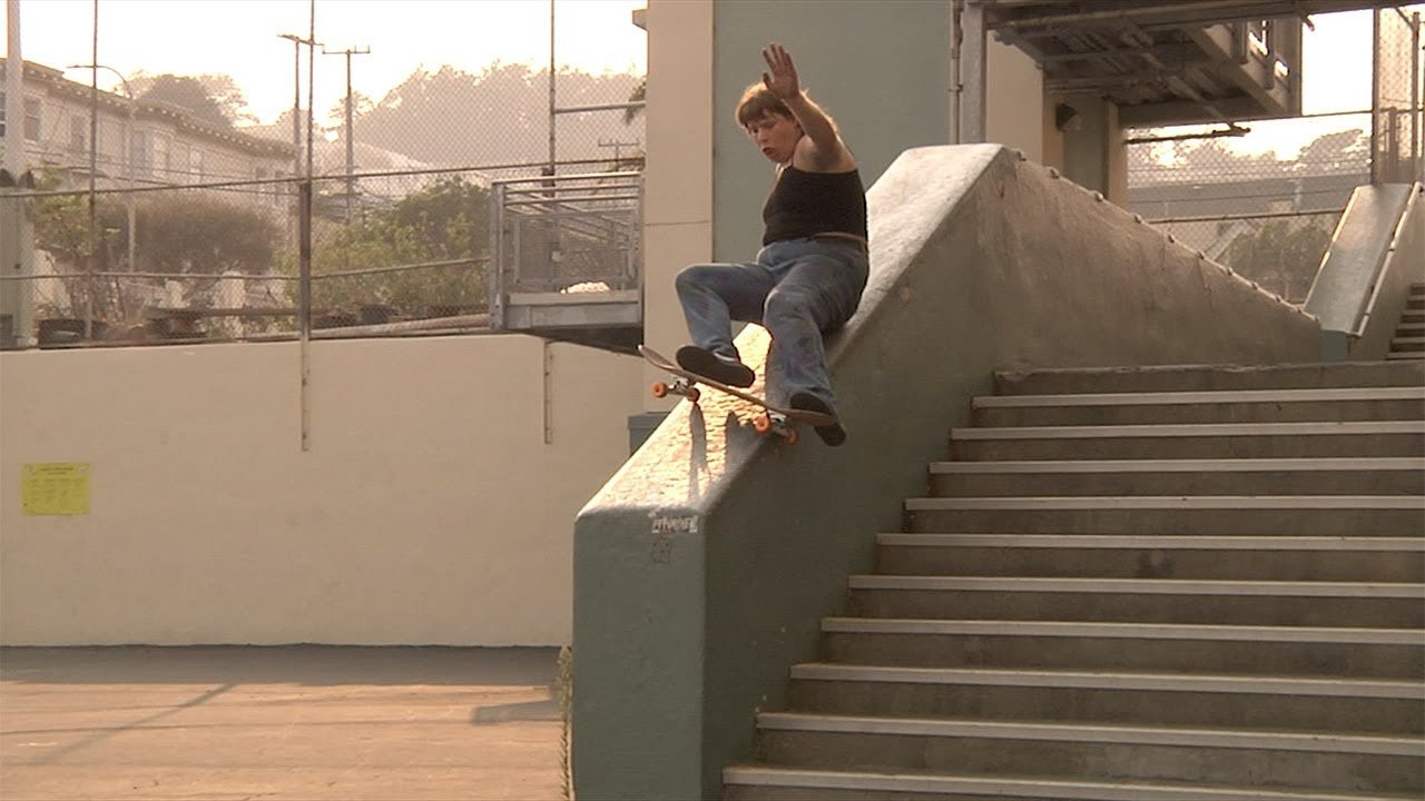 Marbie's skating is always fun, and oftentimes even a little left field. She’ll pull something incredibly tech or incredibly goofy out of nowhere, and you truly never know what you’re gonna get from one clip to the next.<br /><br />Video by: Rey Chota & Leo Bañuelos<br />Music by: Boy Harsher<br /><br />More info: https://www.jenkemmag.com/home/2022/04/10/premiere-marbie-ruining-skateboarding/<br />Buy Jenkem gear: https://shop.jenkemmag.com/