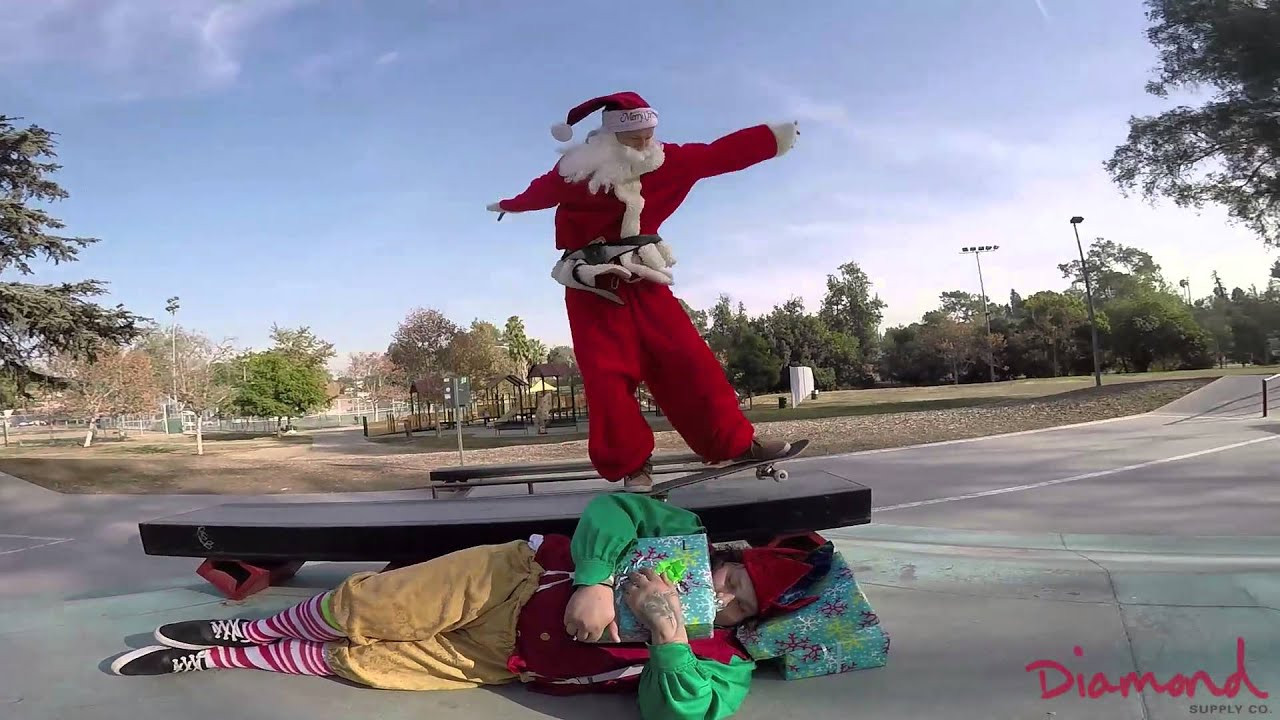 Santa Claus came by the Diamond mind and picked up some goodies to give to kids all around Los angeles California for Christmas. and got in a quick session before heading back to the North Pole<br />Edited by Dan Abadi<br /><br />Follow @Diamondsupplyco on Insta for everyday updates