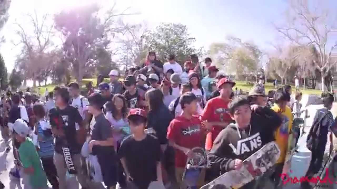 Diamond Life Plaza Skate Picnic March 7th 2015. See how we celebrate the weekend skating, eating and getting FREE stuff....Filmed and Edited By Dan Abadi<br />follow Diamond Supply Co. @diamondsupplyco<br />follow Dan @danabadi