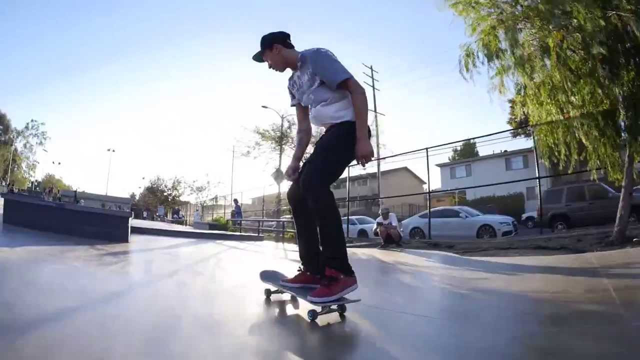 In store signing with Nyjah Huston and Mark Appleyard. Then off to stoner skatepark for a quick session with Nyjah and Joey Brezinski. <br />http://diamondsupplyco.com<br />Filmed by: Dan Abadi @danabadi