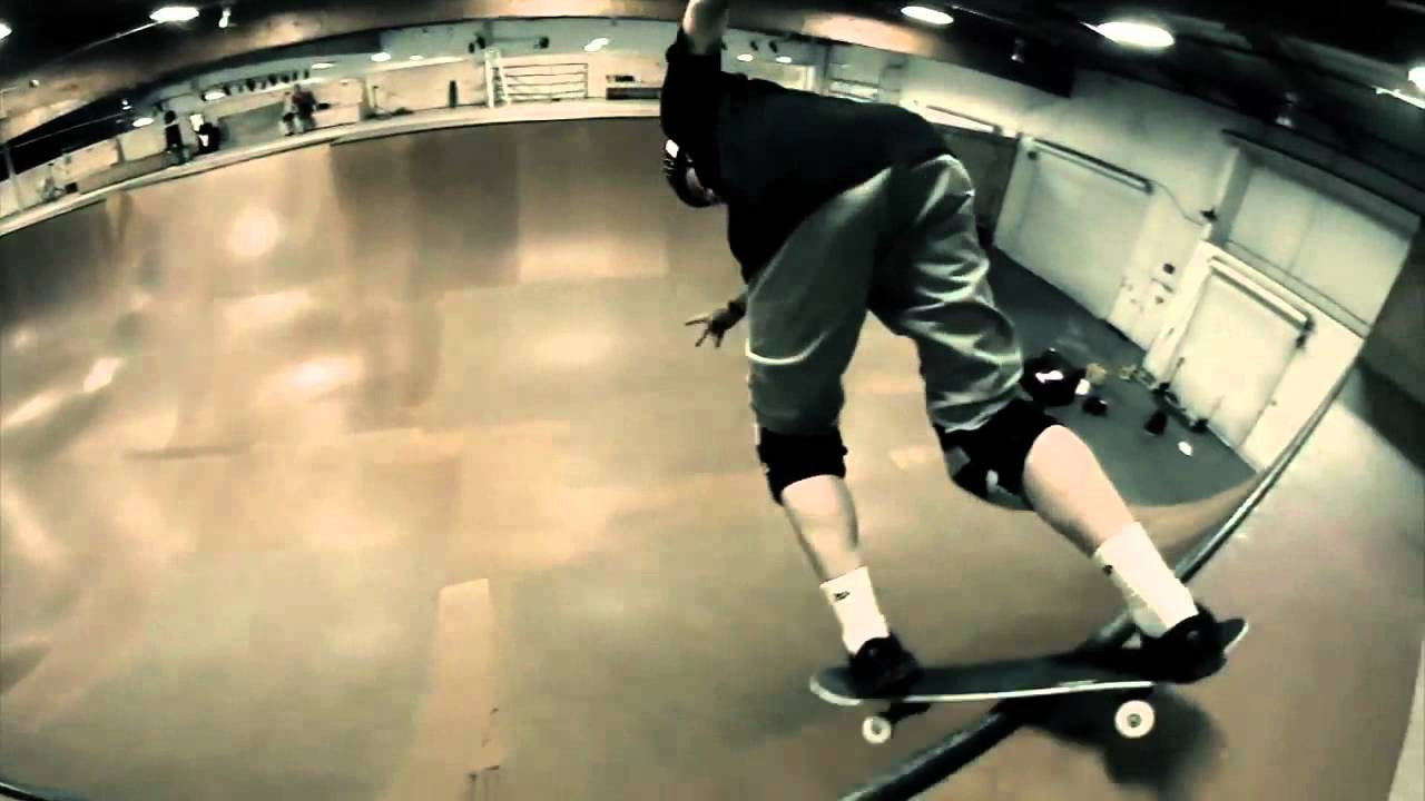 Diamond Supply Co. Commercial<br /><br />Diamond Supply Co. & Grizzly Griptape Rider PLG throws down at the DC Ramp and mega ramp for his commercial.<br /><br />Video By: <br />Corey Cabrera<br />@bigheadcabrera<br /><br />Additional Footage: Bruno Passos<br /><br />Music:<br />Snow Money<br />Bun B<br />Trill O.G.<br /><br />Http://diamondsupplyco.com<br />Http://grizzlygriptape.com