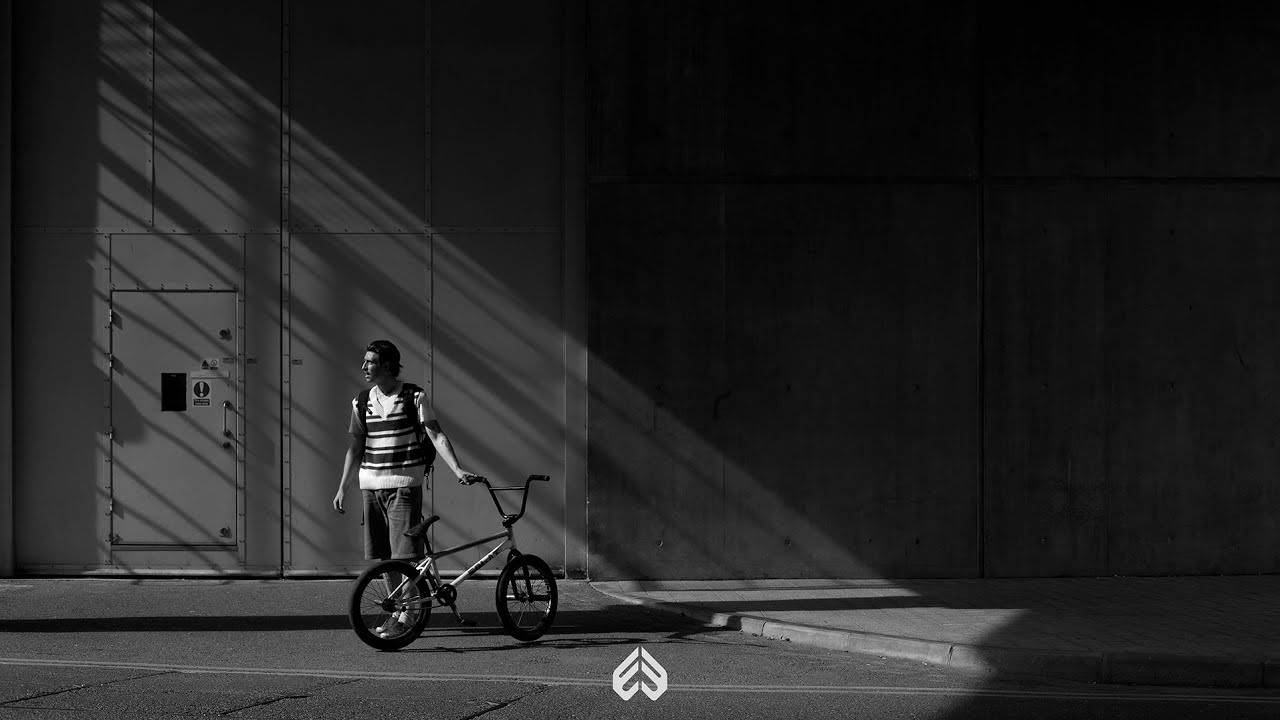 Sam Chamberlain has had a great year back from injury and is back at it with his weird and wonderful way of riding. Hit play and enjoy a compilation of riding from Sam throughout 2023.<br /><br />Check out episode 4 of GRAIN for a brief glimpse into Sam's world if you haven't done so already.<br /><br />GRAIN EPISODE 4 https://youtu.be/uUavnEcZx2s?si=YuPntQ1T0uNim7R8