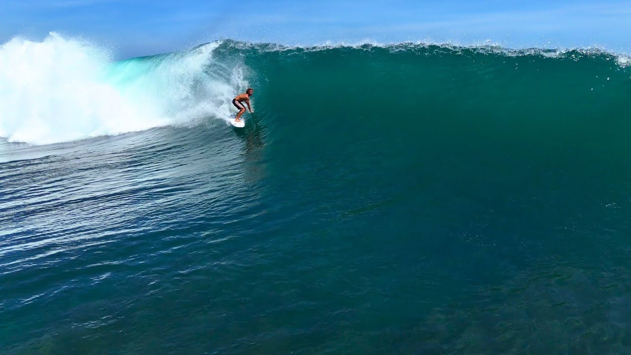 A clean but very busy morning at Uluwatu, Bali.<br /><br />If you like the content, please subscribe to the channel here: http://bit.ly/2NPrV5H<br /><br />IF YOU WANT TO CREATE SURF VIDEOS LIKE THIS CHECK OUT THE GEAR WE USE FROM AMAZON: <br /><br />Our camera: https://amzn.to/3XHjiMe <br />Our drone: https://amzn.to/3HauKJg <br />Our main lens: https://amzn.to/3Jo9qCU <br />Our other lens: https://amzn.to/3Ji9XWW <br />Our main tripod: https://amzn.to/3Y6yUZG <br />Our second tripod: https://amzn.to/3Hh9EsJ <br />Our second tripod head: https://amzn.to/3WPpsbQ <br />Our camera bag: https://amzn.to/3HdvTzH <br />The laptop we edit on: https://amzn.to/3Hdwb9L <br />Our external hard drive: https://amzn.to/3Y2lJc0 <br /><br />_____________________________<br /><br />Social media accounts:<br />Instagram: https://www.instagram.com/global.zoo.co/?hl=en<br />Facebook: https://www.facebook.com/Global.Zoo.Co<br /><br />_____________________________<br /><br />DISCLAIMER <br />Some of the links above are affiliate links, where I earn a small commission if you click on the link and purchase an item. You are not obligated to do so, but it does help fund these videos in hopes of bringing value to you! <br /><br />#Surfing #Indonesia #Bali #Uluwatu