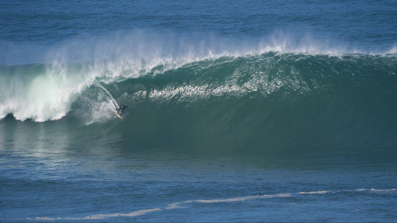 A big & scary morning session, somewhere in Portugal.<br /><br />Riders - Pierre Louis Costes, Nic Von Rupp, Miguel Blanco and more!<br /><br />Thumbnail at 2:56 <br /><br />Please watch in 4k for best viewing experience.<br /><br />If you like the content, please subscribe to the channel here: http://bit.ly/2NPrV5H<br /><br />IF YOU WANT TO CREATE SURF VIDEOS LIKE THIS CHECK OUT THE GEAR WE USE FROM AMAZON: <br /><br />Our camera: https://amzn.to/3XHjiMe <br />Our drone: https://amzn.to/3HauKJg <br />Our main lens: https://amzn.to/3Jo9qCU <br />Our other lens: https://amzn.to/3Ji9XWW <br />Our main tripod: https://amzn.to/3Y6yUZG <br />Our second tripod: https://amzn.to/3Hh9EsJ <br />Our second tripod head: https://amzn.to/3WPpsbQ <br />Our camera bag: https://amzn.to/3HdvTzH <br />The laptop we edit on: https://amzn.to/3Hdwb9L <br />Our external hard drive: https://amzn.to/3Y2lJc0 <br /><br />_____________________________<br /><br />Social media accounts:<br />Instagram: https://www.instagram.com/global.zoo.co/?hl=en<br />Facebook: https://www.facebook.com/Global.Zoo.Co<br /><br />_____________________________<br /><br />DISCLAIMER <br />Some of the links above are affiliate links, where I earn a small commission if you click on the link and purchase an item. You are not obligated to do so, but it does help fund these videos in hopes of bringing value to you! <br /><br />#surfing #portugal #nazare #peniche #slab #supetubos #bali #pipeline #teahupoo #hossegor