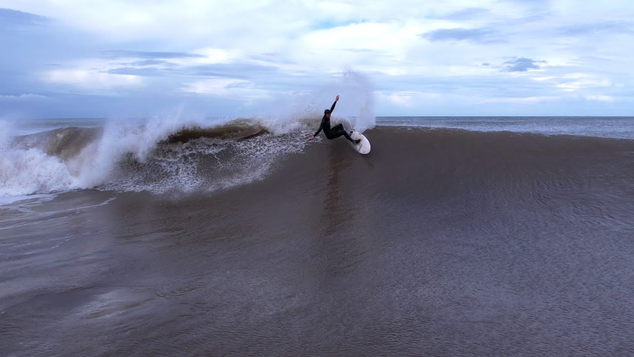 A fun lefthand reef break somewhere in the UK..<br /><br />If you like the content, please subscribe to the channel here: http://bit.ly/2NPrV5H<br /><br />IF YOU WANT TO CREATE SURF VIDEOS LIKE THIS CHECK OUT THE GEAR WE USE FROM AMAZON: <br /><br />Our camera: https://amzn.to/3XHjiMe <br />Our drone: https://amzn.to/3HauKJg <br />Our main lens: https://amzn.to/3Jo9qCU <br />Our other lens: https://amzn.to/3Ji9XWW <br />Our main tripod: https://amzn.to/3Y6yUZG <br />Our second tripod: https://amzn.to/3Hh9EsJ <br />Our second tripod head: https://amzn.to/3WPpsbQ <br />Our camera bag: https://amzn.to/3HdvTzH <br />The laptop we edit on: https://amzn.to/3Hdwb9L <br />Our external hard drive: https://amzn.to/3Y2lJc0 <br /><br />_____________________________<br /><br />Social media accounts:<br />Instagram: https://www.instagram.com/global.zoo.co/?hl=en<br />Facebook: https://www.facebook.com/Global.Zoo.Co<br /><br />_____________________________<br /><br />DISCLAIMER <br />Some of the links above are affiliate links, where I earn a small commission if you click on the link and purchase an item. You are not obligated to do so, but it does help fund these videos in hopes of bringing value to you! <br /><br />#Surfing #Surf #UnitedKingdom