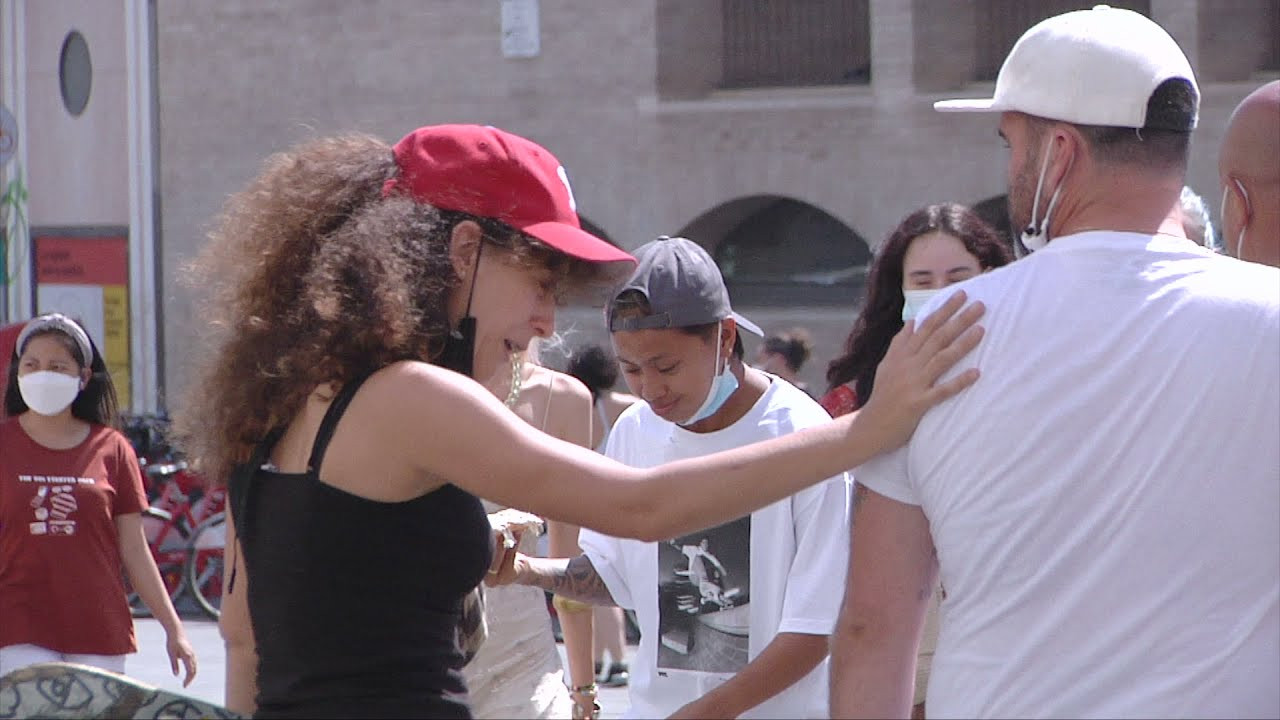 Margielyn Didal was in Barcelona just before Olympics. She's a flat tricks killer, so we wanted to know her impressions during her skateboarding first session over the best flatground of this world. . <br /><br />Featured skaters: Margielyn Didal, Cata Díaz<br /><br />Film and edit: Javier Menéndez<br /><br />Music: Vital Whales - Unicorn Heads<br /><br />Skateboarding in MACBA<br />https://www.macbalife.com/shop<br />http://www.facebook.com/MacbaLife<br />http://www.instagram.com/MacbaLife