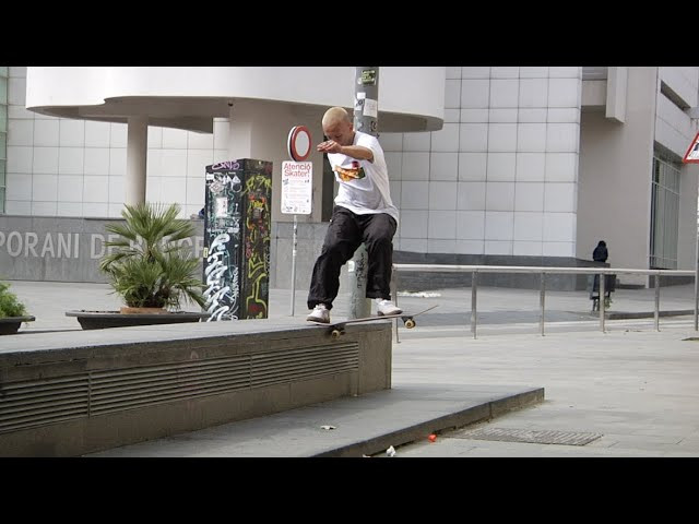 A fresh edit after a week posting about the Volcom x Macba Life collaboration at our Instagram account. You'll find unseen footage mixed with the best moments of the action. Enjoy it and... keep the plaza clean. #MCBLxVLCM<br /><br />Featured skaters: Jorge Simöes, Gianfranco Garozzo, Víctor Azcona<br /><br />Film and edit: Javier Menéndez<br /><br />Music: Passion by Jam<br /><br />Skateboarding in MACBA<br />https://www.macbalife.com/shop<br />http://www.facebook.com/MacbaLife<br />http://www.instagram.com/MacbaLife