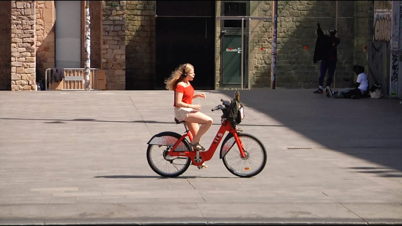 After the different #StayAtHome phases, Barcelona has reached the new normal. We still have social distancing measures and everything is more relaxed than usual, so we have filmed a couple of sessions to show you the atmosphere at the office.<br /><br />Featured skaters: <br /> Sebas García, David Casado, Sergio Salgado "Filoko", Diego Alexis Col, Samuel Parrado, Adrián Lobo "Potter", Dani Delgado, Petar Stantchev "Stewie", Ronaldo Alonso. <br /> <br />Film and edit: Javier Menéndez<br /> <br />Music:<br /> Jam - Glass Half Empty<br /> <br />Skateboarding in MACBA<br /> http://www.macbalife.com<br /> http://www.facebook.com/MacbaLife<br /> http://www.instagram.com/MacbaLife