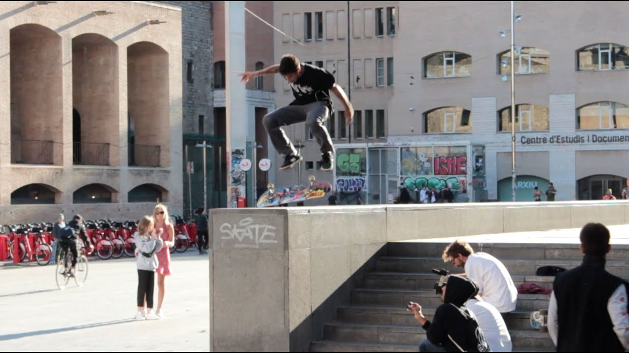 Featured skaters: Jorge Simöes, Jimmy Ramírez, Chris Khan, Bruce Fernández, Jordi Gómez, Pablo García, Lucas Amador, and Adriel Parmisano.<br /><br />Film and edit: Javier Menéndez<br /><br />Additional filming: Butra, Jokin Abalia <br /><br />Music: Cuatro Tacos by DJ Lechero (Ambjaay UNO Parody)<br /><br />Skateboarding in MACBA<br />http://www.macbalife.com<br />http://www.facebook.com/MacbaLife<br />http://www.instagram.com/MacbaLife