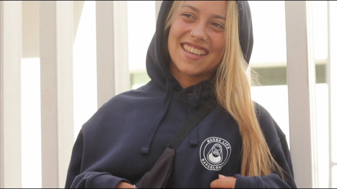 A funny plaza session with homies to show you the new Macba Life´s stuff. <br /><br />Featured skaters: Mario Cano, Cata Díaz, Jordi Gómez, Víctor Azcona, Luis Aponte. <br /><br />Film and edit: Javier Menéndez<br /><br />Music: Rubies by Novele<br /><br />Skateboarding in MACBA<br />http://www.macbalife.com<br />http://www.facebook.com/MacbaLife<br />http://www.instagram.com/MacbaLife