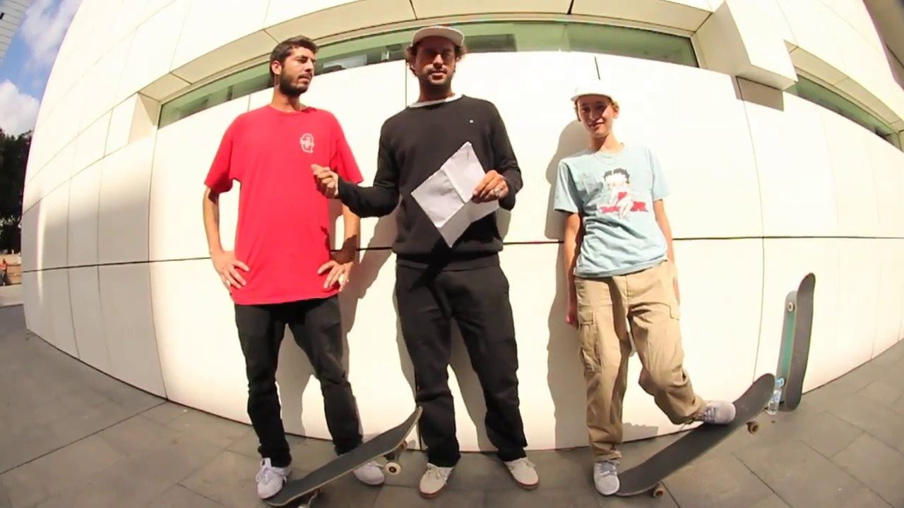 King Of Macba 2017. Round 1. Battle 4. Neverton Casella VS Pedro Attemborough.<br /><br />Film and edit: Javier Menéndez<br /><br />Music: Sadistik - Searching for Some Beautiful <br /><br />Skateboarding in MACBA<br />http://www.macbalife.com<br />http://www.facebook.com/MacbaLife<br />http://www.instagram.com/MacbaLife