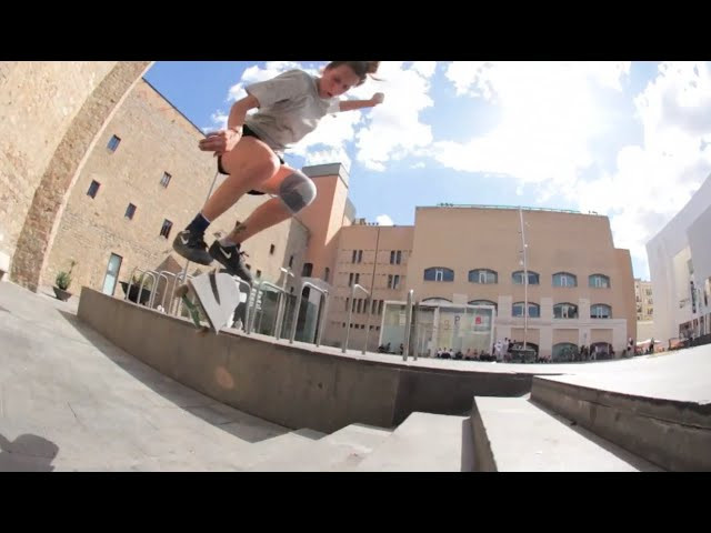 This is how the girls rides the best spot of this planet. Check out the first episode of #Macbagirls, our section dedicated to the female shredders. <br /><br />Featured skaters: Ligiane Xuxa, Raisa Abal, Ainara García, Bego Cortés, Vero Trillo, Larissa Carollo, Vanessa Toledano, Mar Barrera, Clara Ferré, Eugenia Ginepro. <br /><br />Film and edit: Javier Menéndez<br /><br />Music: Emergency by Icona Pop <br /><br />Skateboarding in MACBA<br />http://www.macbalife.com<br />http://www.facebook.com/MacbaLife<br />http://www.instagram.com/MacbaLife