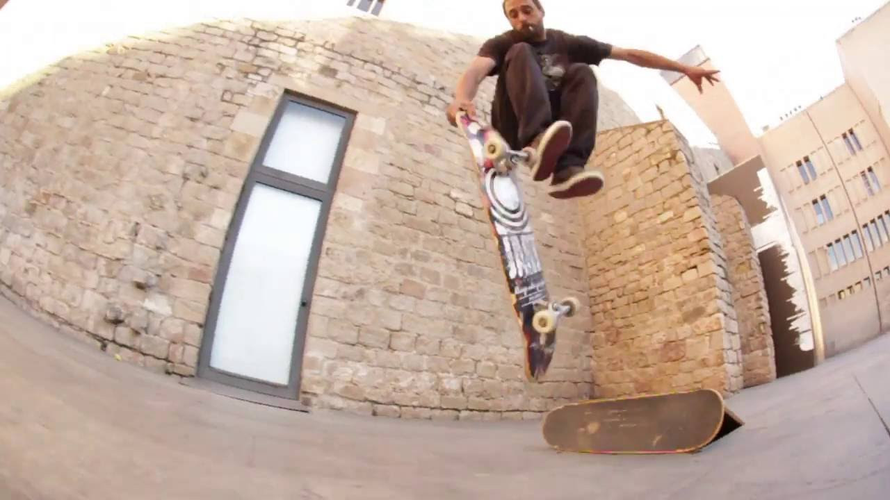 Isn´t easy to skate this sewer, but the Macba locals has been trying hard. Check out the new #Macbaobsessed episode. <br /><br />Featured skaters: Thaynan Costa, Henner Figueiredo, ????, Felipe Pancainha, Brayan Albarenga, Marcelino Castro, Kristian Krasimirov, Musta Akdi, Jordi Gómez, David Pirineu, Pablo Pérez, Tino Arena, Juliano Guimaraes<br /><br />Film and edit: Javier Menéndez<br /><br />Music: Sewer Surfin' x Teenage Mutant Ninja Turtles IV<br /><br />Skateboarding in MACBA<br />http://www.macbalife.com<br />http://www.facebook.com/MacbaLife<br />http://www.instagram.com/MacbaLife