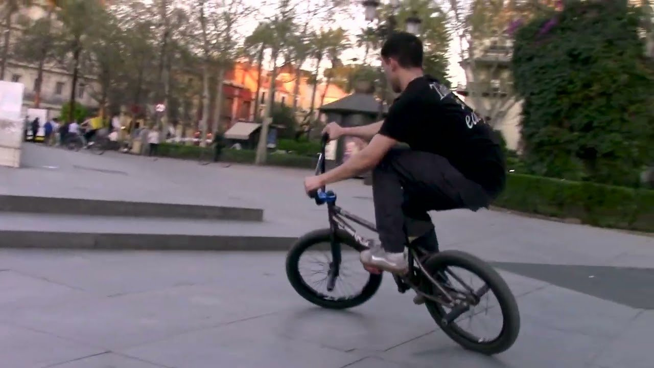 Os dejamos con otro episodio de "shorts", en este caso grabado en 3 sesiones montando calle por Sevilla con el young gun Itzam!<br /><br />Esperamos que os mole :)