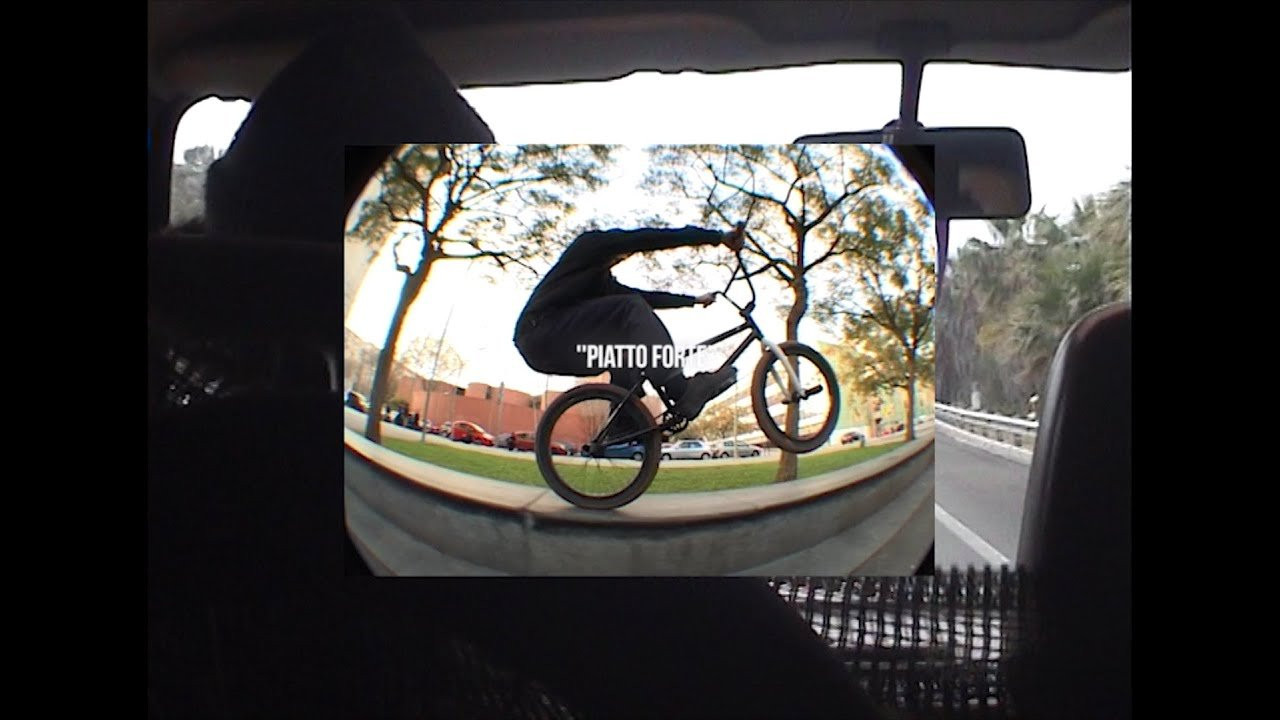 Pablo Senen y Gonzalo Caballero llevan 5 años de grabación que incluyen varias lesiones, trips por toda España, horas y horas, cintas y cintas de VX para traernos esta obra de arte.<br /><br />Este es el tipico video que seguiras viendo dentro de 5 años porque seguira molando igual.<br /><br />Esperamos que lo disfrutéis!!