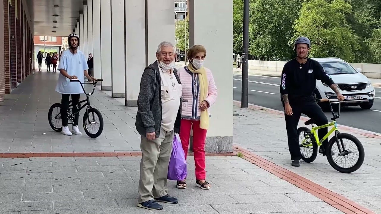 Aqui tenemos el video de la liada del fin de semana en Bilbao, más de 100 riders de todas partes de España se juntaron y disfrutaron de un día de puro BMX!! <br />Organizado por Ruben Álvarez y Josu Sanchez y grabado por Marcos Rodrigo. Esperamos que esto se convierta en un evento anual para la escena nacional y gozarlo mucho años más.
