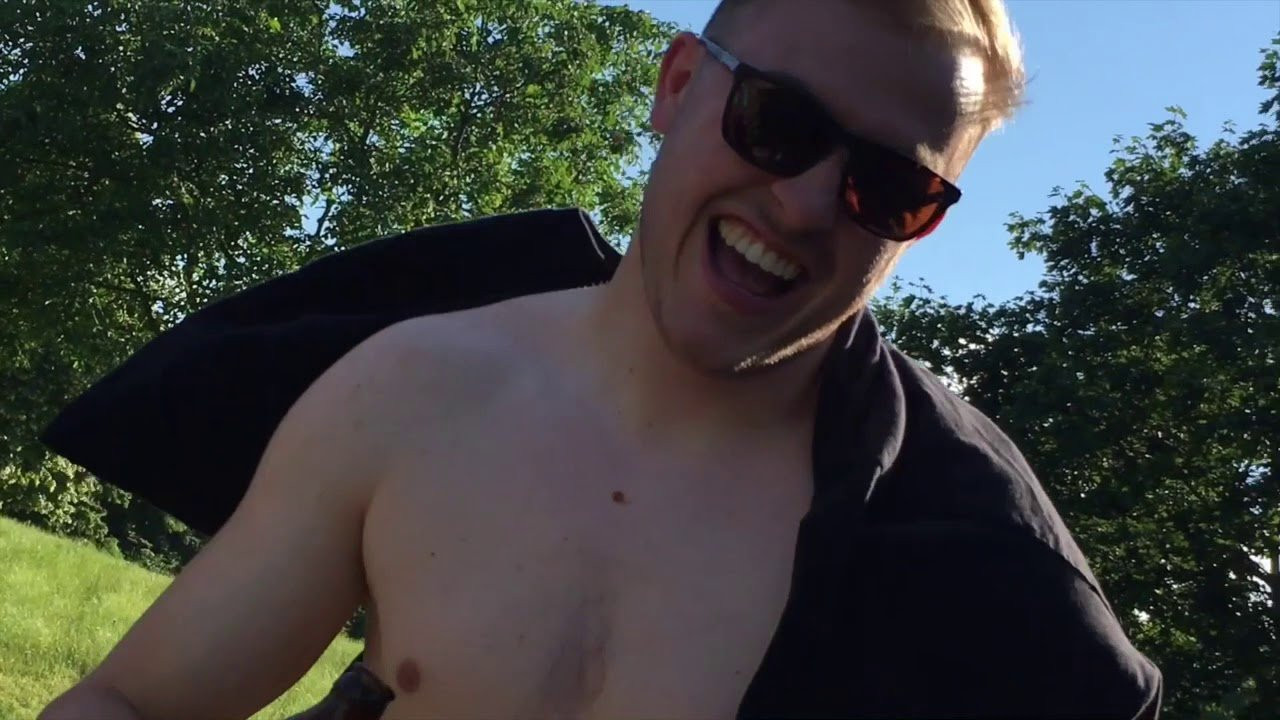 Took a trip with Dima Prykhodko, Moritz Nussbaumer and Sergio Layos to film with WoozyBMX around Cologne and Holland and then we went to Frankfurt for the Ciao Jam and blend music festival.<br /><br />Good times!!<br /><br />Hice un viaje con Dima Prykhodko, Moritz Nussbaumer y Sergio Layos para filmar con WoozyBMX alrededor Colonia y Holanda. De ahí fuimos a Frankfurt para la Ciao jam y el "Blend festival".<br /><br />¡¡Buenos tiempos!!