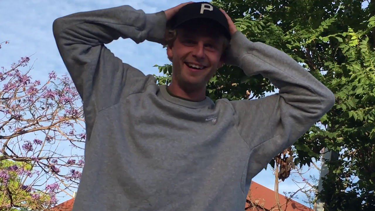 Couple months back we went on a trip to Barcelona to start a new project wich is dropping later this year. Obviously we met up with locals and some other cool people and I had to make another Dirty highlights video.<br /><br />Hope y'all enjoy this.<br /><br />Hace un par de meses hicimos un viaje a Barcelona para empezar a grabar un proyecto que saldrá a finales de año. Obviamente ahí montamos con los locales aparte más gente de fuera y yo me visto obligado a hacer otro video de los mejores momentos.<br /><br />Espero que os guste!