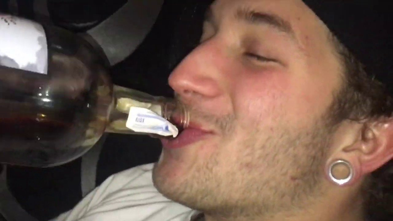 Fué la última mañana de los malagueños, como a Roman y Miguel les faltaban unos clips aprovechamos para ver algunos spots más y la verdad es que con éxito!<br />Por la tarde despedí a mis amigos pero recibí con mucha alegría a los riders de Urbankat y Action Wheels, este proyecto se pone interesante!!