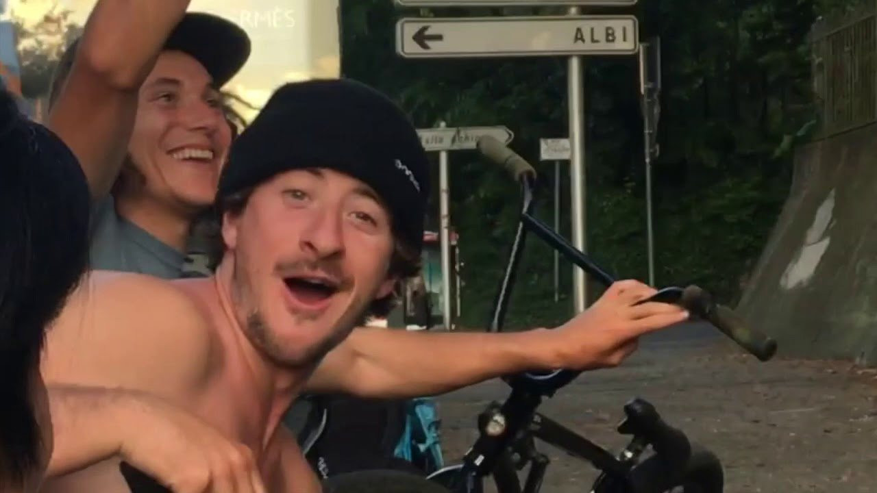 Mientras grabamos para la promo de un cuadro nuevo (link abajo) yo me dediqué a grabarlo todo con mi móvil para este video.<br /><br />Espero que os guste y os suscribáis al canal para ver más videos pronto!!<br /><br />https://www.youtube.com/watch?v=RqqH7J5GmAs