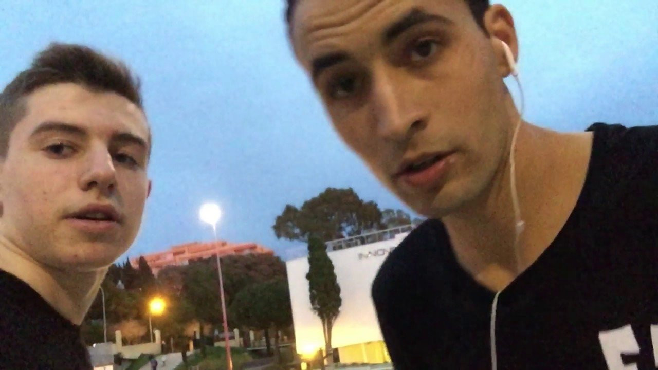 Esto fue lo que pudimos grabar el otro día en Benalmadena antes de que el móvil se me quedara sin bateria !! Qué podemos grabar para nuestro próximo vlog??<br /><br />@arturharver<br />@roman.99<br />@haitamtaqy<br />@4130bikecompany