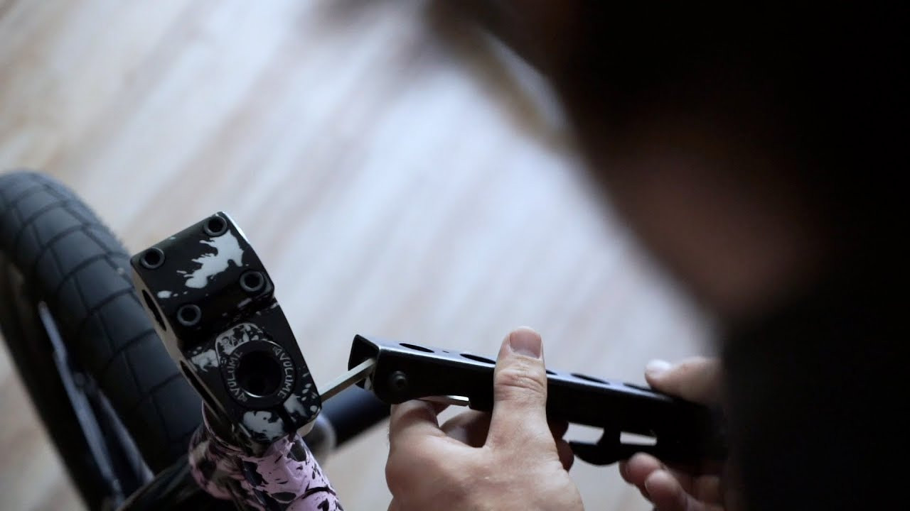 Broc Raiford's signature RAFT stem is available now in Black w/ Silver Splatter for a limited time.<br /><br />---<br /><br />Using our popular TL48 stem as a springboard, Broc Raiford's signature RAFT stem is a classic top load design.<br /><br />FEATURES<br />- Broc Raiford Signature<br />- Limited edition Black/Silver Splatter<br />- No two are alike<br />- Six bolt clamping configuration<br />- Headset pre-load bolt recess (32mm diameter)<br />- 6061-T6 aluminum, CNC machined<br /><br />SPECS<br />- 50mm reach<br />- 30mm rise<br />- 11.4 oz (323.2g)<br /><br /><br /><br /><br />---<br />http://www.odysseybmx.com<br />---<br />http://facebook.com/odysseybmx<br />http://twitter.com/odysseybmx<br />http://instagram.com/odysseybmx<br />http://odysseybmx.tumblr.com<br />http://youtube.com/odsyvision