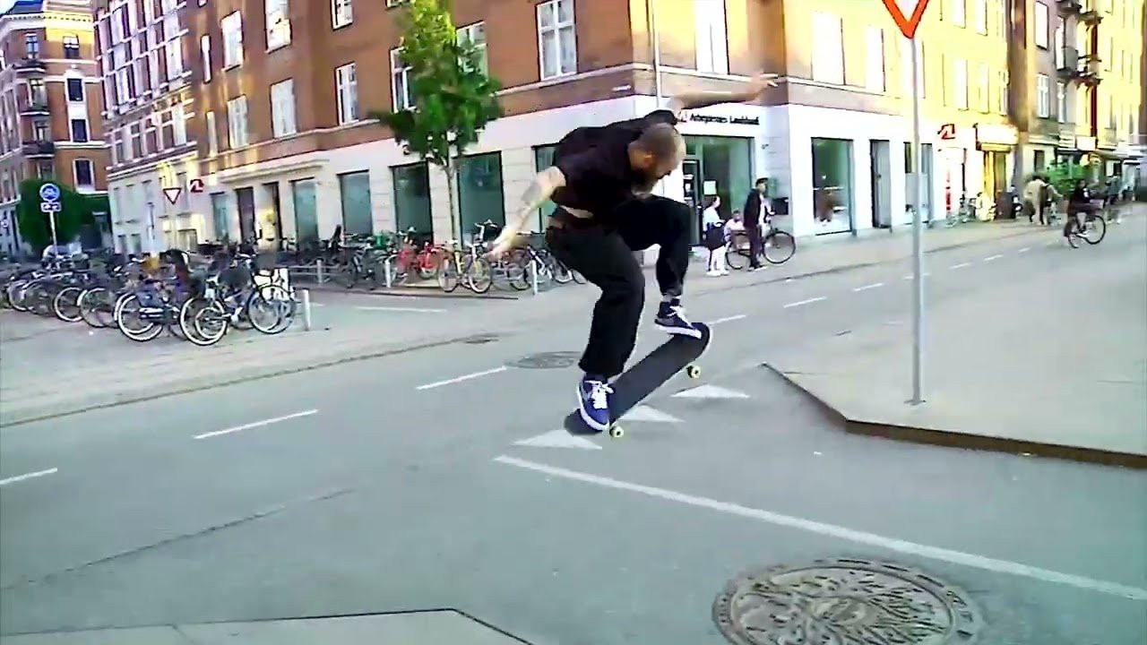 Links to original clips: https://quartersnacks.com/2023/10/qstop10-october-13-2023/ • Intro via @naychoo on IG