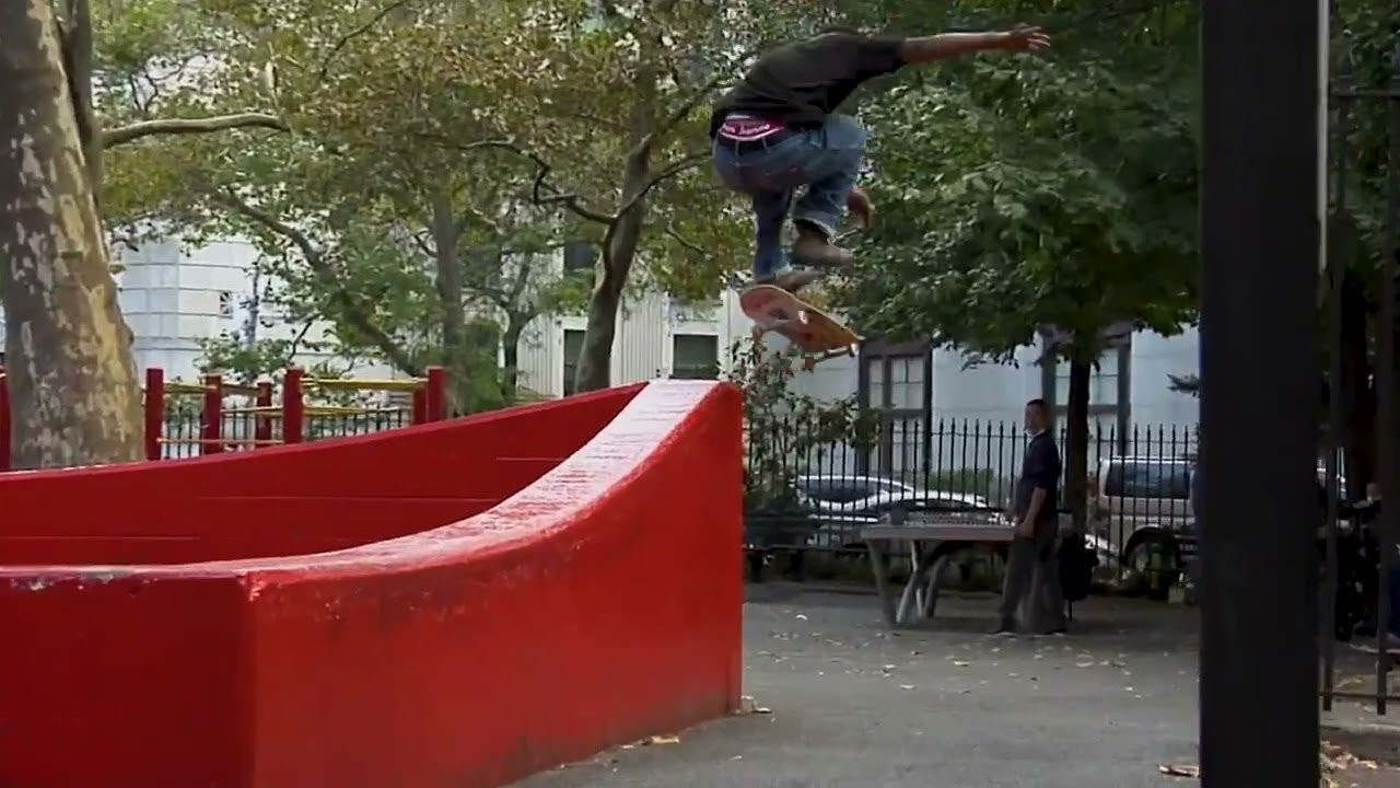 Links to original clips: https://quartersnacks.com/2023/08/qstop10-august-25-2023/ • Intro via derekzomer on IG