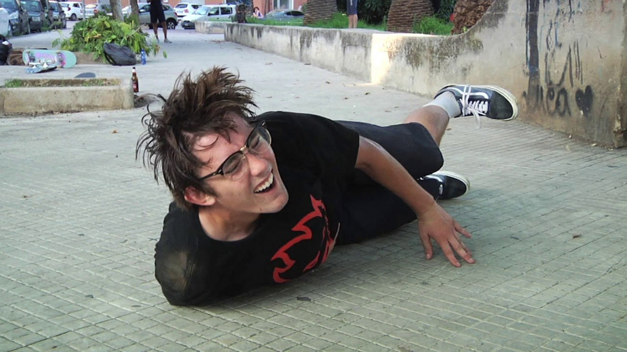 For everyone asking, the first song is "One Last Kiss" by The Cat Club [Apple Music here: https://click.pstmrk.it/2t/itunes.apple.com%2Falbum%2Fid%2F1539387232/EoLK9UwK/-jQc/rBPOUxDLFd • Spotify here: https://click.pstmrk.it/2ts/open.spotify.com%2Falbum%2F74jc21aDafjaao010iWMuh/E4LK9UwK/-jQc/0c-Dg8LIun ]<br /><br />Went to Sicily for nothing.... http://quartersnacks.com • Supported by Vans