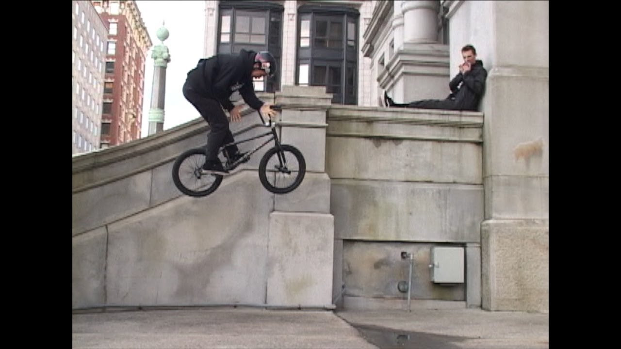 Odyssey and Sunday are proud to present the first of four monthly VX videos filmed and edited by our incredibly multitalented team riders while out at the Odyssey vs Sunday house. This month we've got Mark Burnett, Jared Duncan, Justin Spriet, Julian Arteaga, Jacob Cable, Alec Siemon, and Chris Childs killing it on both sides of the lens, and we're sure you'll enjoy.<br /><br /><br /><br />---<br />http://sundaybikes.com<br />http://sundaybikes.com/store<br />http://instagram.com/sundaybikes<br />http://facebook.com/sundaybikes<br />http://twitter.com/sundaybikes<br />http://sundaybikes.tumblr.com