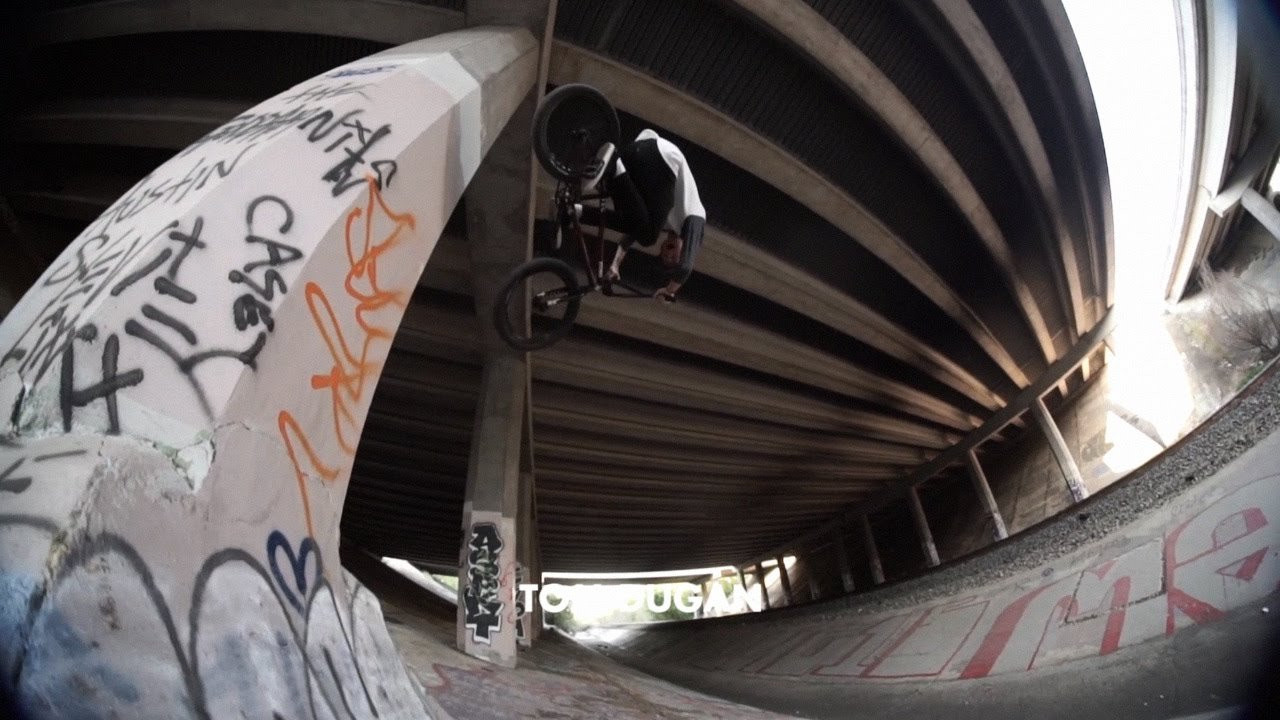 Featuring Matt Nordstrom and Tom Dugan.<br /><br />The Odyssey Litehouse Rim is both light and strong, with super-thick angled sidewalls to minimize the risk of damage when you hang up. The rim features a wider cross-section than normal to compliment modern tire widths. Designed as a semi-brakeless rim that can be run front or rear. When brakes are used, be sure to adjust the pads so they avoid making contact with the tire’s sidewall, as usual.<br /><br />FEATURES<br />Precision welded joint<br />6000 series aluminum<br /><br />SPECS<br />Width: 35mm<br />Height: 21mm<br />ERD: 388mm<br />Weight: 475 grams (16oz)<br /><br /><br /><br /><br /><br />---<br />http://www.odysseybmx.com<br />http://store.odysseybmx.com<br />---<br />http://facebook.com/odysseybmx<br />http://twitter.com/odysseybmx<br />http://instagram.com/odysseybmx<br />http://odysseybmx.tumblr.com