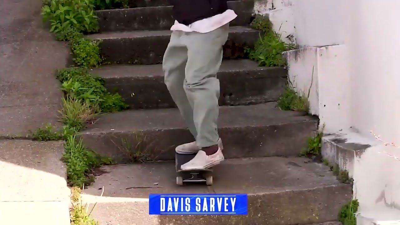 Links to original clips: https://quartersnacks.com/2022/11/qstop10-november-4-2022/ • Intro via @meatball_3000 on IG